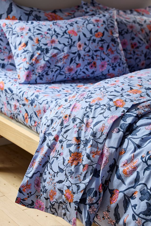 ella-vine-floral-pattern-sheet-set-urban-outfitters