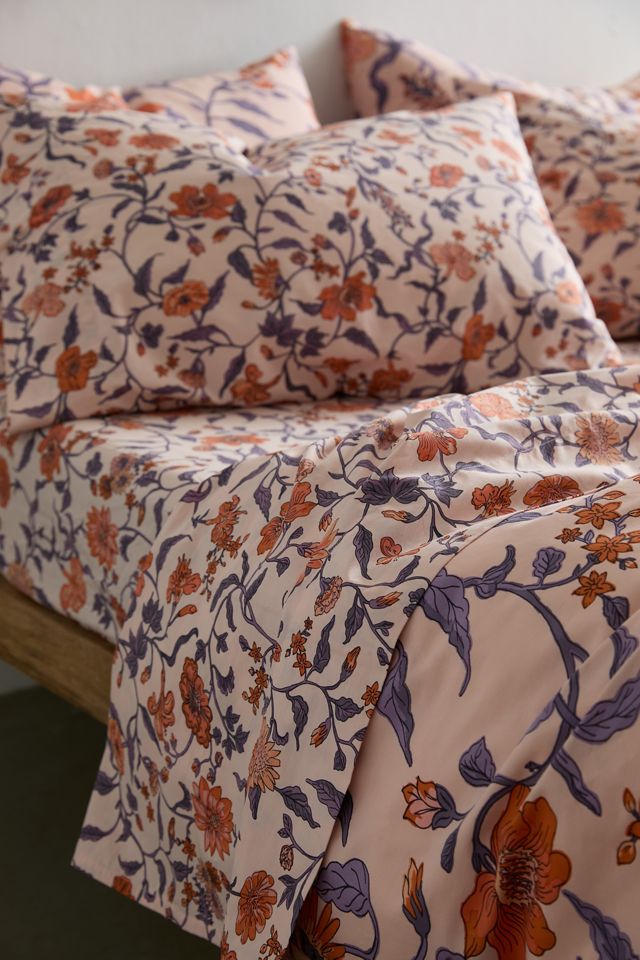 ella-vine-floral-pattern-sheet-set-urban-outfitters-canada