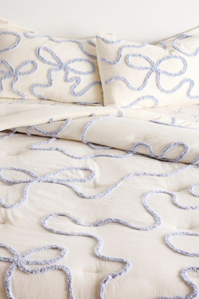 Star Icon Tufted Comforter