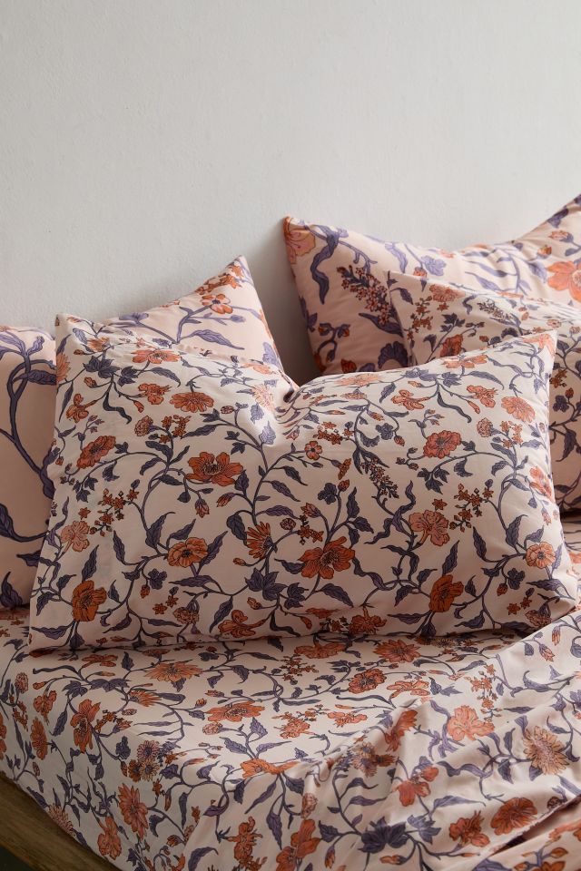 Ella Vine Floral Pillowcase Set | Urban Outfitters