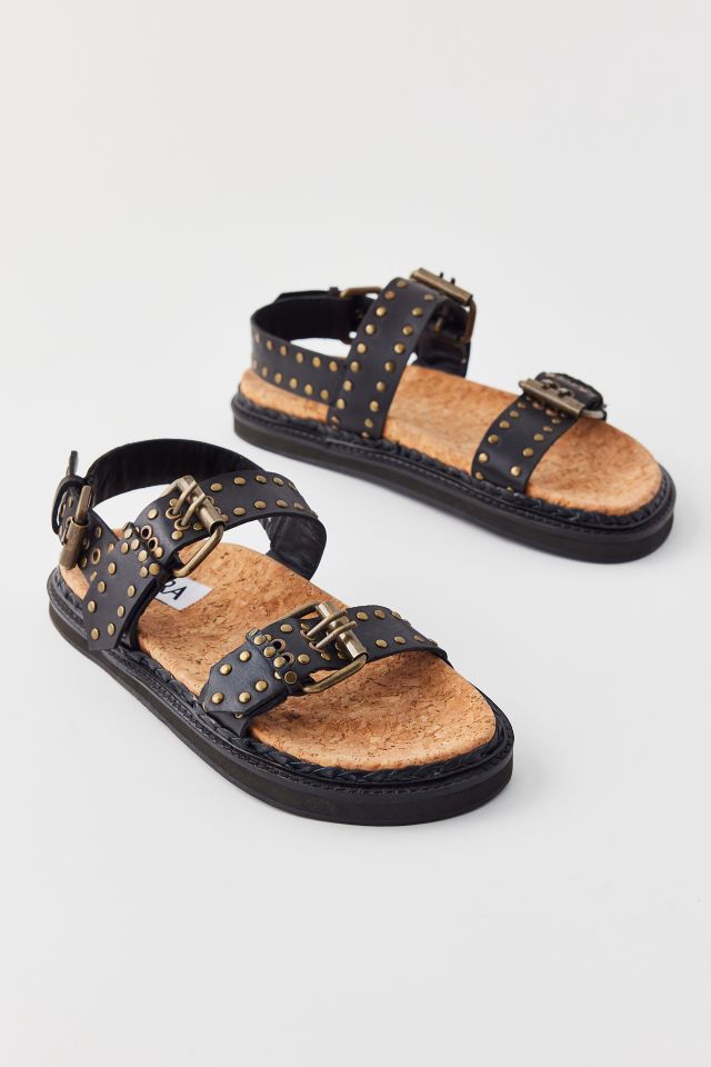 ASRA London Mia Leather Sandal | Urban Outfitters