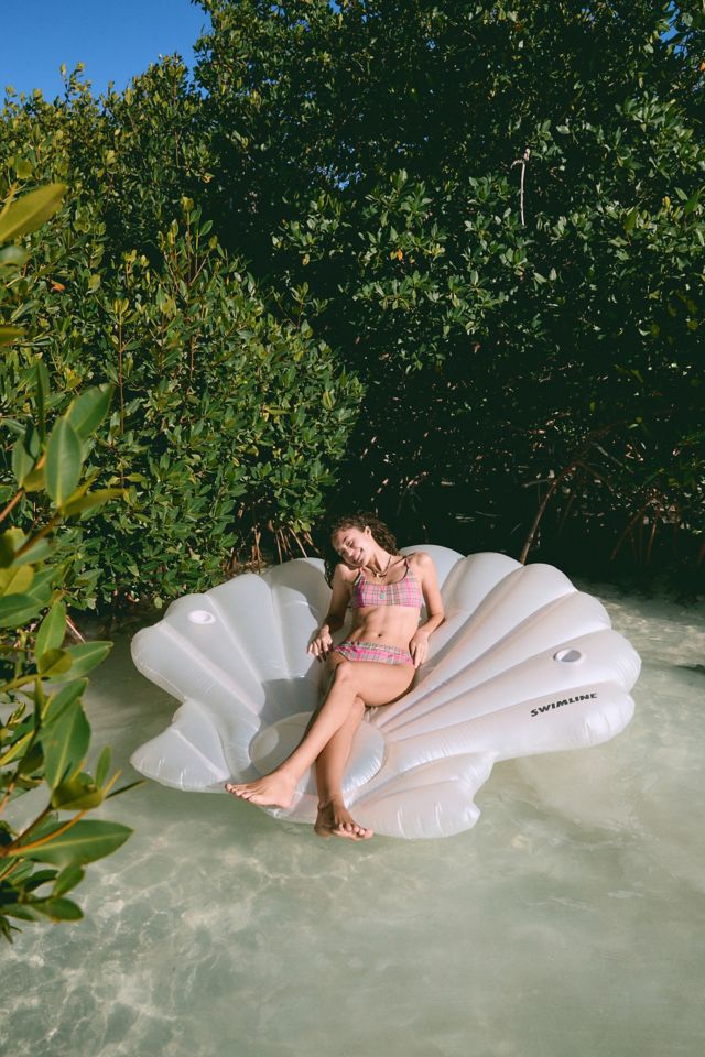Clamshell Ride-On Lake Inflatable Float/Lounger