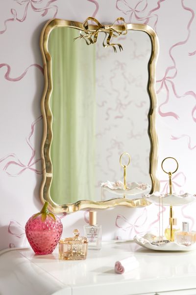Zakaria Wavy Wall Mirror | Urban Outfitters