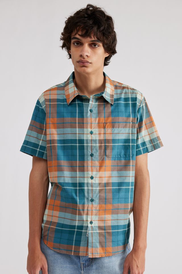 Marmot Aerobora Novelty Short Sleeve Shirt | Urban Outfitters