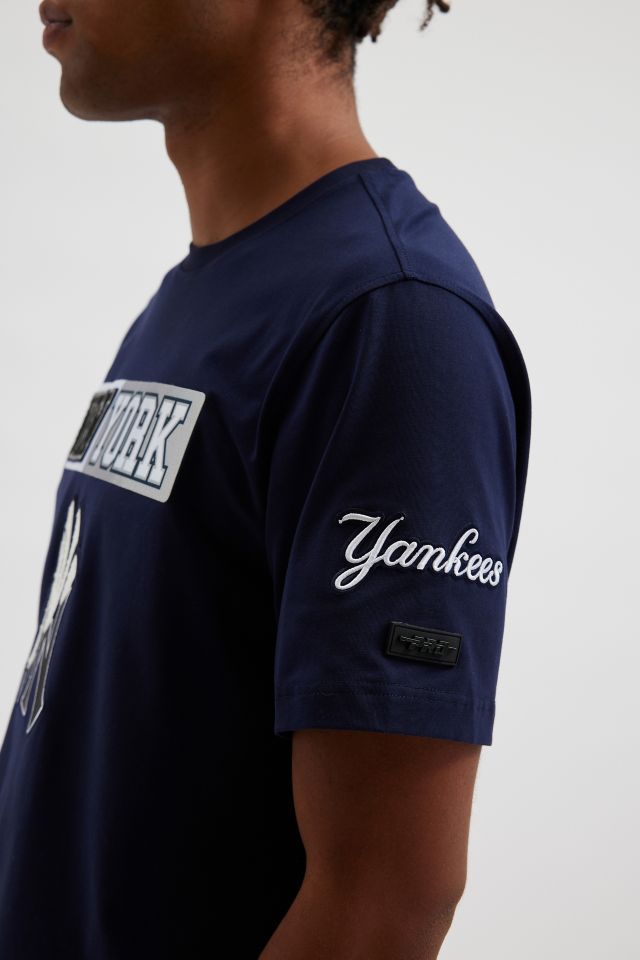 ★米国発*UrbanOutfitters*新作*Pro Standard NY YankeesTシャツ ☆米国発*UrbanOutfitters*新作*Pro Standard NY YankeesTシャツ