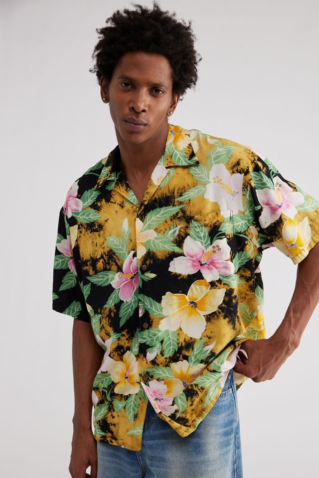 Urban Renewal Remade Bleached Tropical Button-Down Shirt | Urban Outfitters