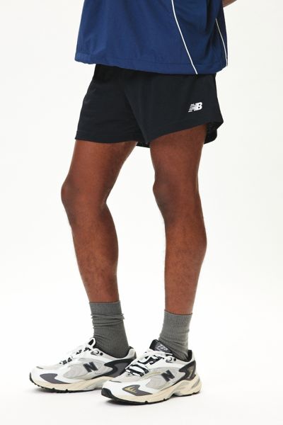 NEW BALANCE SPORT ESSENTIALS 5" RUNNING SHORT IN BLACK, MEN'S AT URBAN OUTFITTERS 
