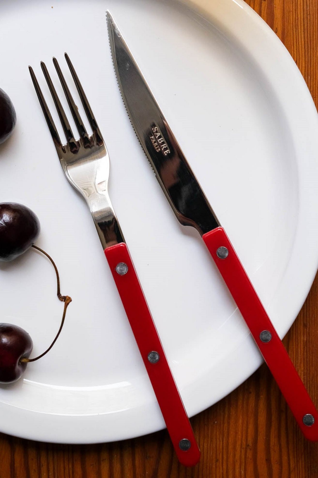Sabre Bistrot Flatware Set - Burundi Red, SET OF 24