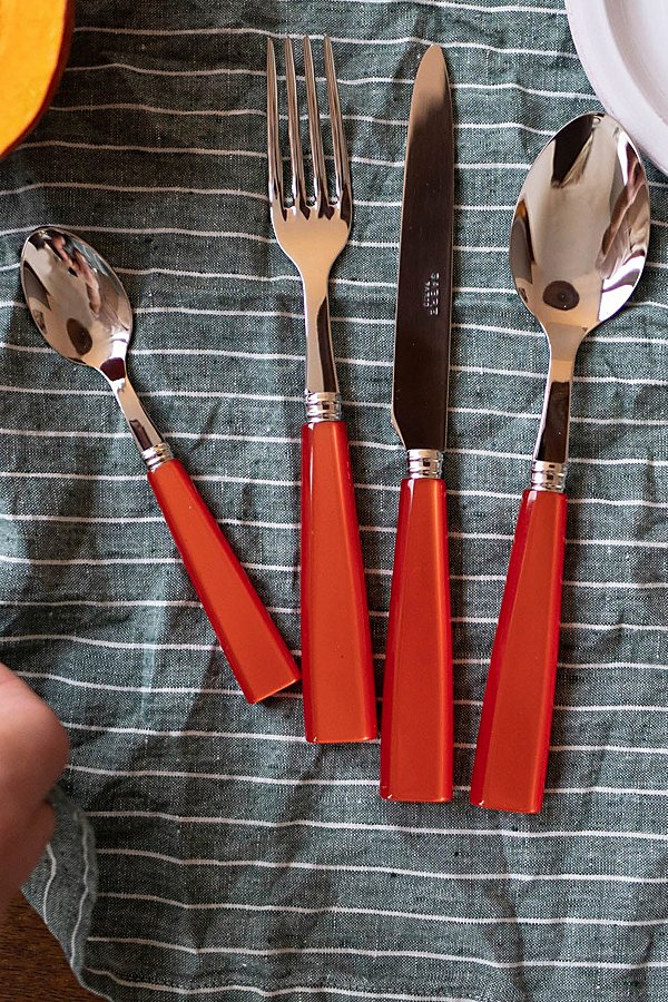 Sabre 4 Piece Icône Flatware Set In Orange At Urban Outfitters In Red