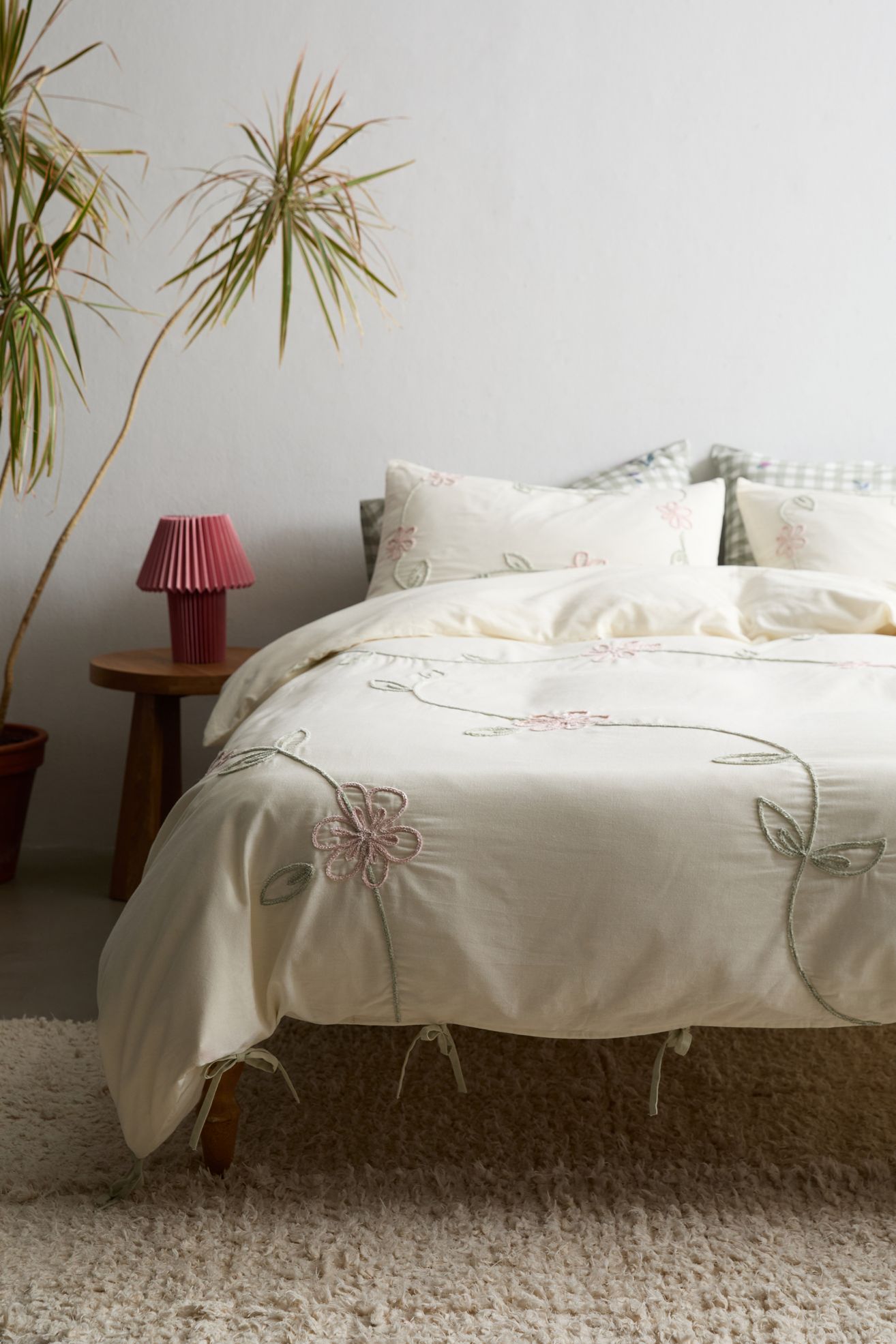 Falling Vines Floral Duvet Cover - Ivory, Regular, KING