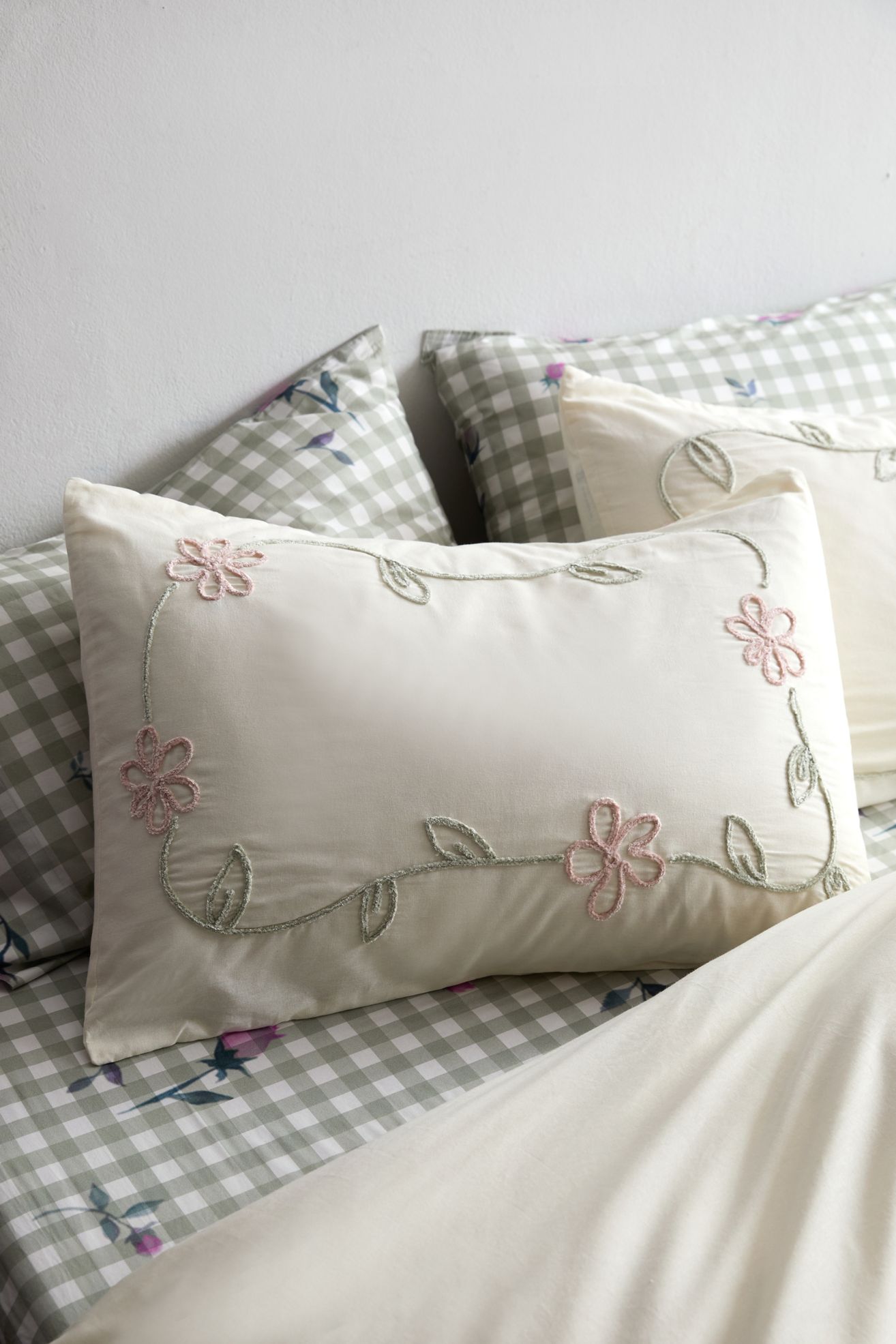 Falling Vines Floral Sham Set - White, Regular, STANDARD