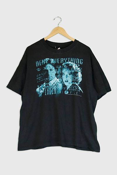 Amazon.com: X-Files Vintage 90's Poster T-Shirt : Clothing
