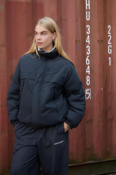 UO Gretel Reversible Cropped Puffer Jacket | Urban Outfitters
