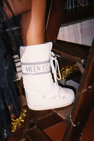 MOON BOOT Icon Low PVC  boots　ムーンブーツ ICON LOW PINK NYLON BOOTS | Moon Boot®