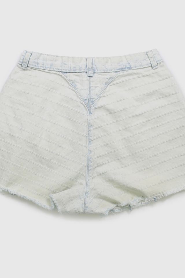Vintage 90s Ultra Light Wash Distressed Shorts | Urban Outfitters