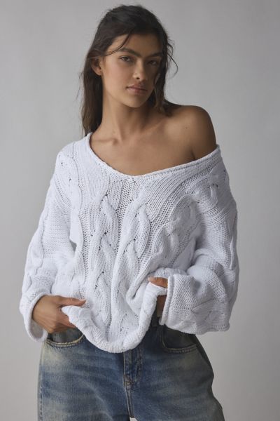 BDG SKYLAR OVERSIZED CABLE KNIT SWEATER IN WHITE, WOMEN'S AT URBAN OUTFITTERS 