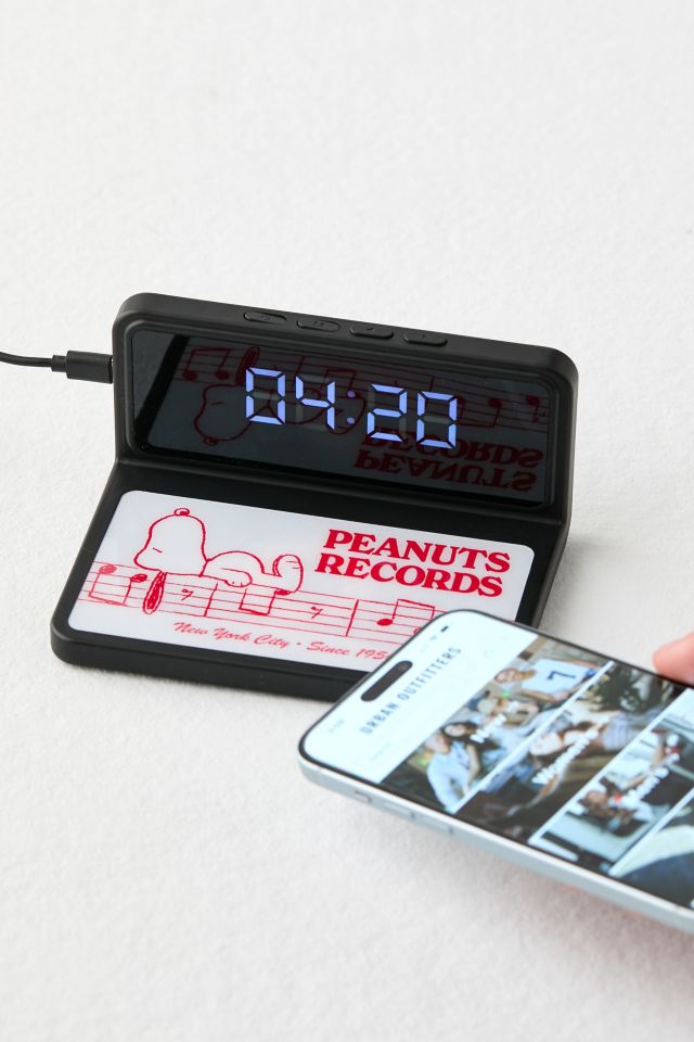 SOAR Peanuts Alarm Clock & Wireless Charger #1