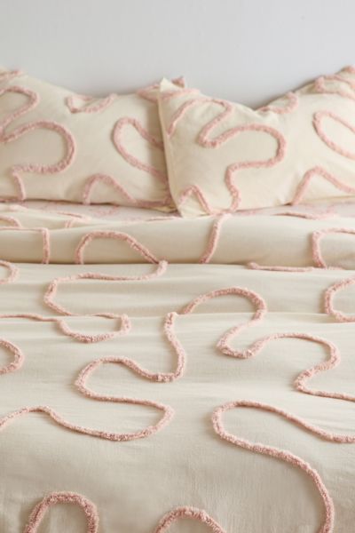 Quinn Wiggle Tufted Comforter