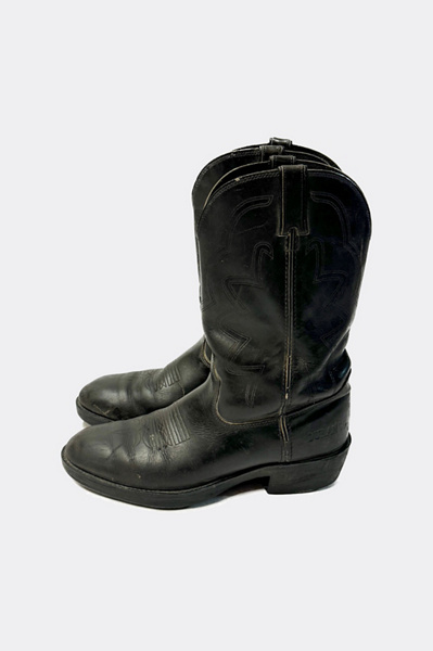 Ecote - Ceinture en cuir avec pointe en métal | Urban Outfitters