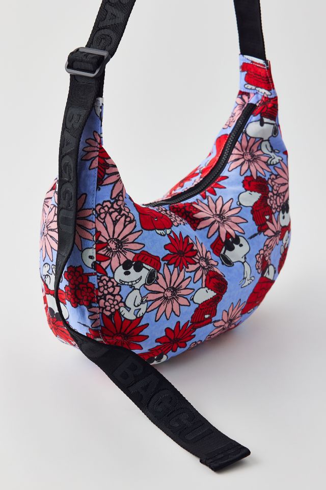 BAGGU X Peanuts Medium Nylon Crescent Bag | Urban Outfitters