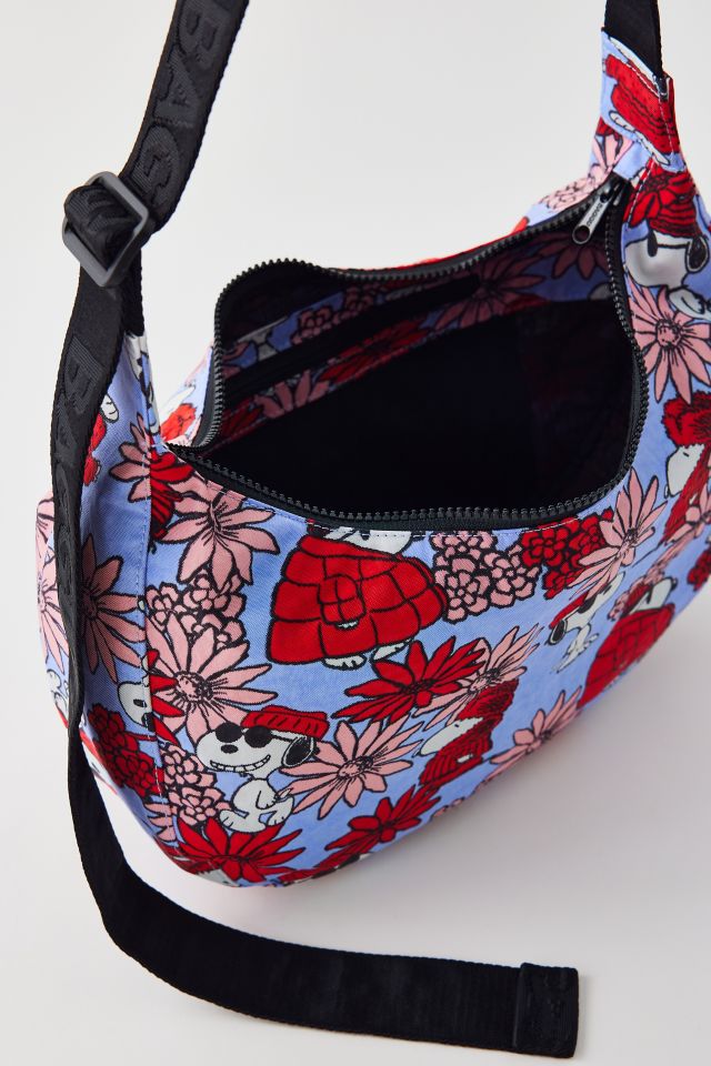 BAGGU X Peanuts Medium Nylon Crescent Bag | Urban Outfitters