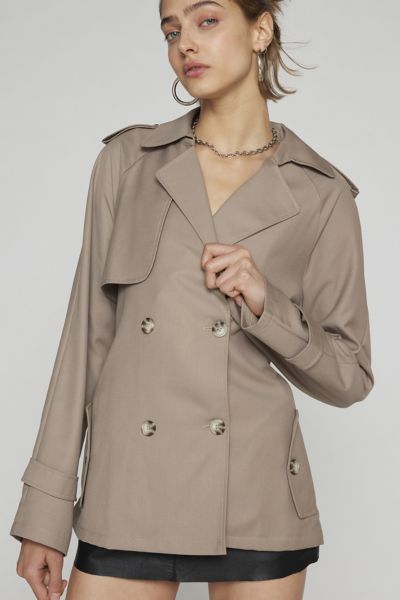 Lioness Cropped Trencherous Coat