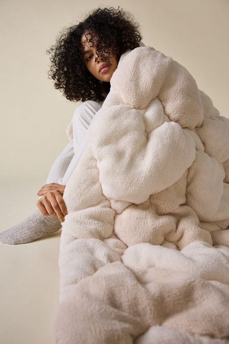 Cloud-Like Pastel Pink Faux-Fur Sweater Cloud-Like Pastel Pink Faux-Fur Sweater