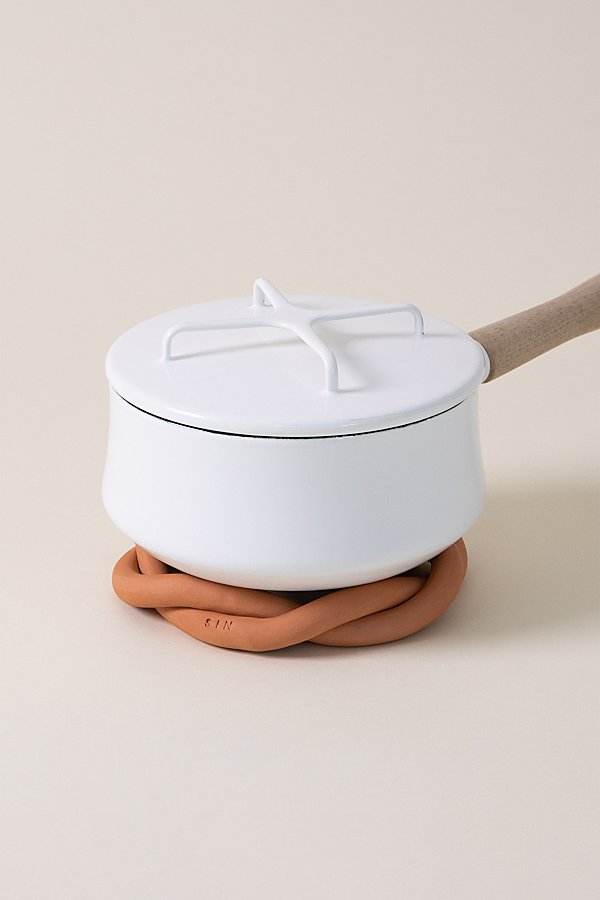 Sin Ceramic Twist Trivet In Terracotta At Urban Outfitters In White