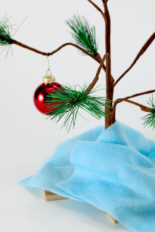 Peanuts Charlie Brown Tree Kit #1