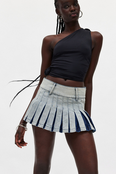Kimchi Blue Rowan Denim Pleated Mini Skirt In Light Blue, Women's At Urban Outfitters In Blue
