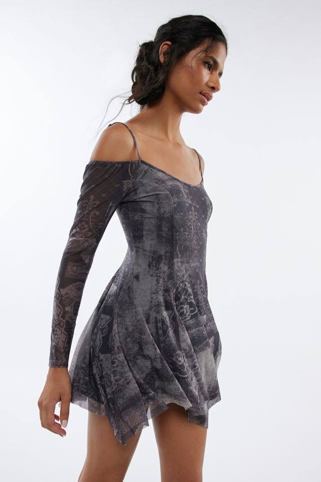 Silence + Noise Hayden Cold Shoulder Mini Dress | Urban Outfitters