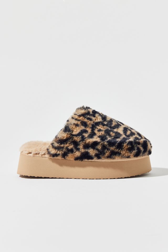 UO Printed Fleece Platform Slipper Urban Outfitters Canada