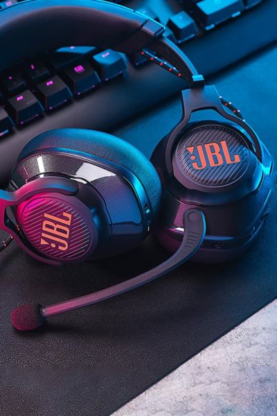 JBL Quantum 610 Wireless Over-Ear Gaming Headset | Urban Outfitters