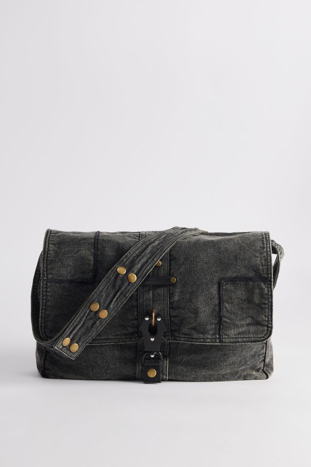Urban outfitters messenger bag hotsell