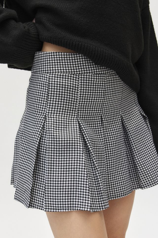 Urban Outfitters Urban Renewal Vintage Plaid Pleated Mini Skirt in Neutral