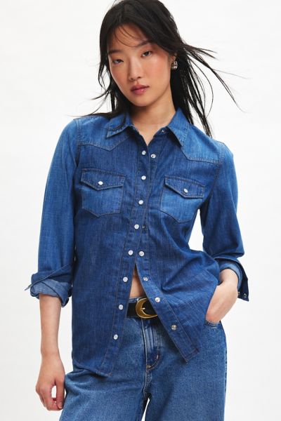 BDG ARIELLA DENIM WESTERN SHIRT TOP IN LIGHT BLUE, WOMEN'S AT URBAN OUTFITTERS 