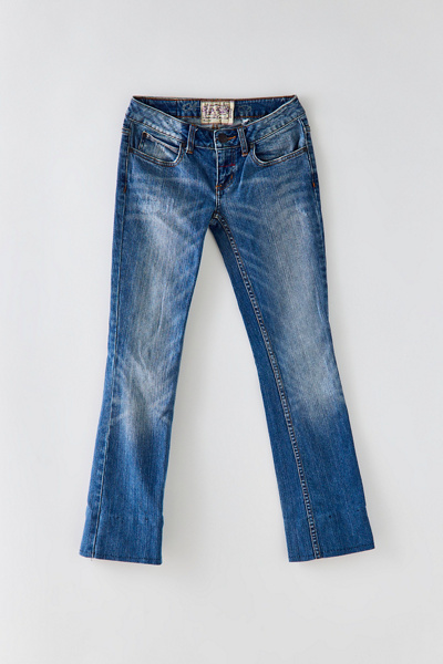 CHAPS Women's Denim Capri Pants - Slim Fit Stretch Denim With 5-Pocket Style