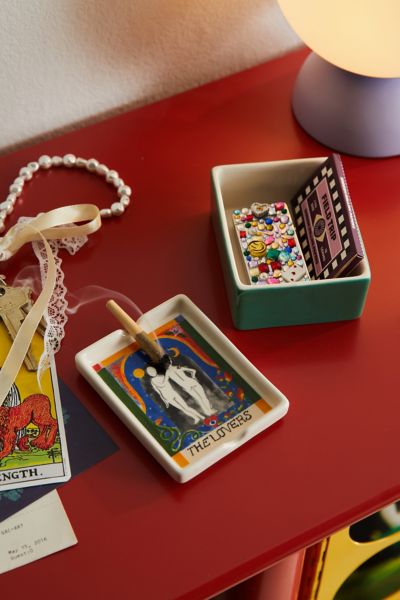 A Shop Of Things Cake Lidded Ashtray