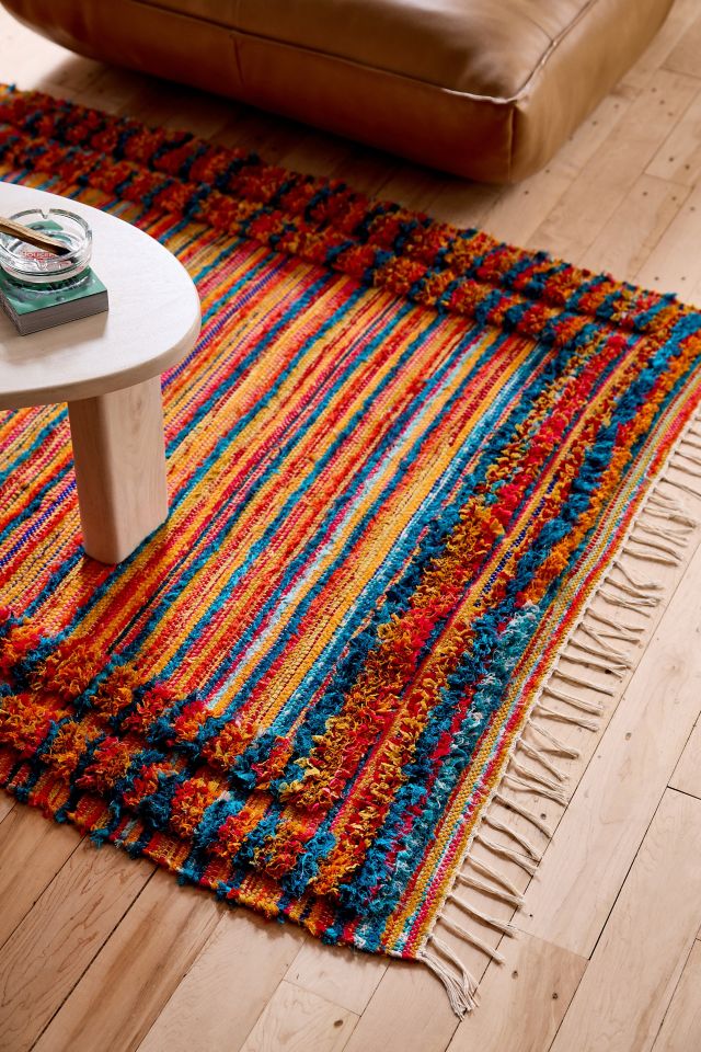 ReMADE By UO Remnants Clipped Sari Rug - Unique Shaggy Design