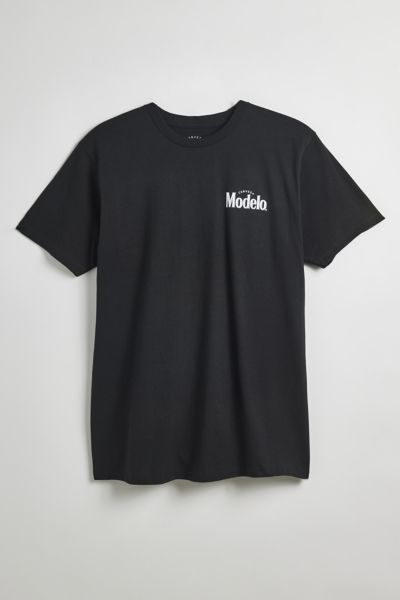 Modelo Logo Tee