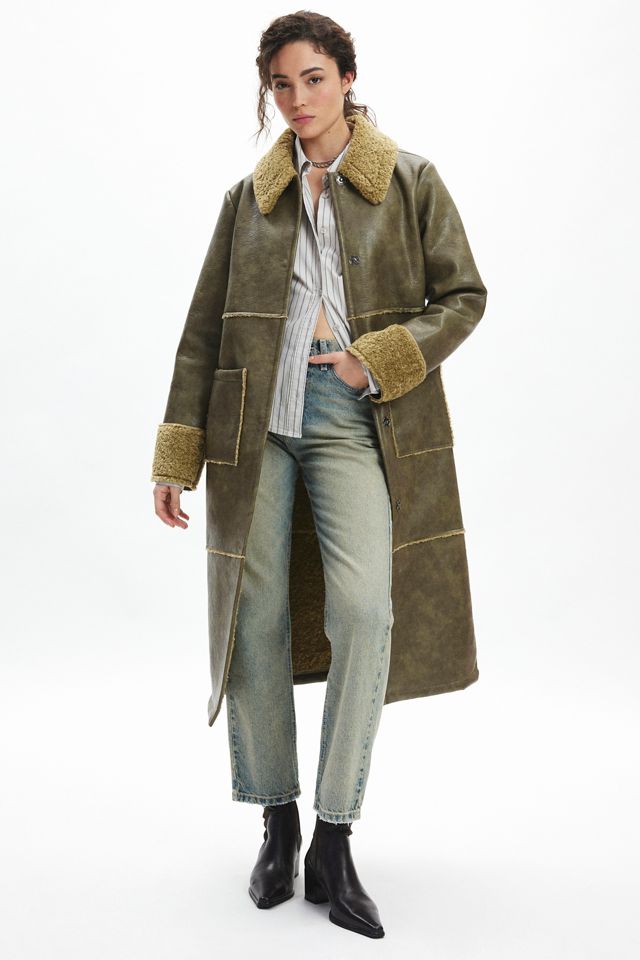 韓国メーカーDAELIM CQFL385E Kimchi Blue Delilah Faux Fur Trim Longline Coat | Urban Outfitters