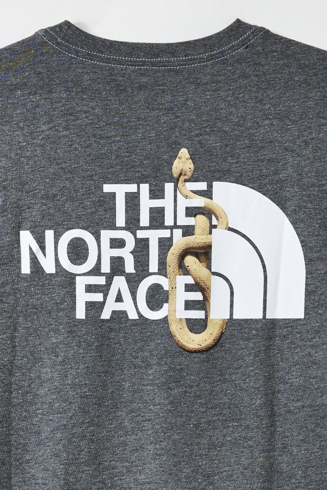 ★ドイツ発*THE NORTH FACE*新作*Lunar Snake プリントTシャツ/R ☆ドイツ発*THE NORTH FACE*新作*Lunar Snake プリントTシャツ/R