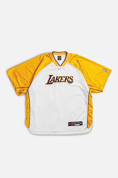 Vintage LA Lakers NBA Warm Up Tee | Urban Outfitters