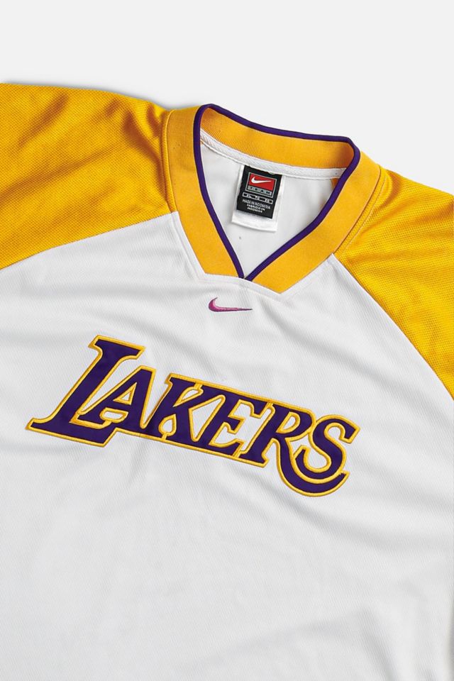 Vintage LA Lakers NBA Warm Up Tee | Urban Outfitters