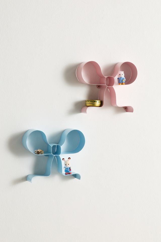 Small Bow Shaped Wall Shelf