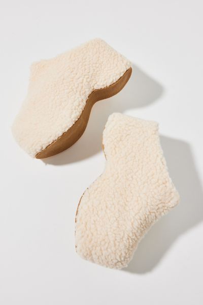 Azalea Wang Dolorita Faux Shearling Clog In Cream