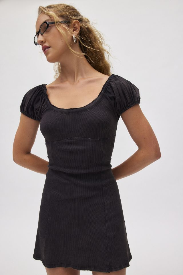 Robe Mini à Encolure Dégagée BDG Kit #1