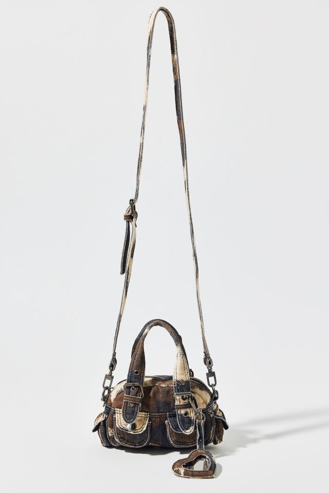 【Urban Outfitters】BDG ミニ デニム クロスボディバッグ BDG Mini Denim Duffle Crossbody Bag | Urban Outfitters