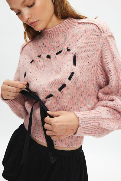 Kimchi Blue Elise Heart Ribbon Mockneck Pullover Sweater In Pink, Women's At Urban Outfitters In Pink
