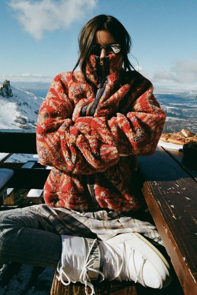BDG Mae Printed Piled Fleece Zip-Up Jacket Product Page